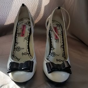 Betsey Johnson Pumps